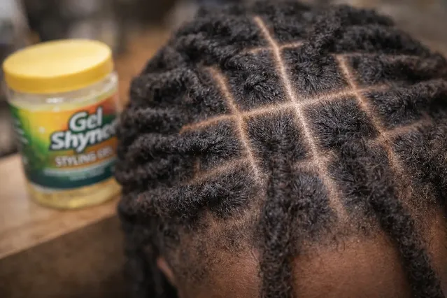 Gel Shynee pour locks professionnelles Traçage net des locks avec le Gel Shynee sans résidus blancs